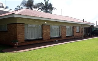 1.7 ha Smallholding in Pumulani