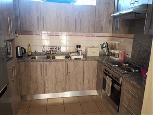 3 Bed Townhouse in Montclair