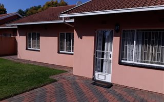 3 Bedroom Apartment in Dinwiddie