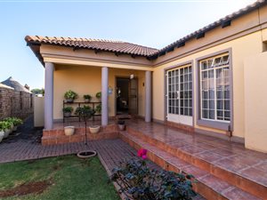 3 Bed House in Bergtuin