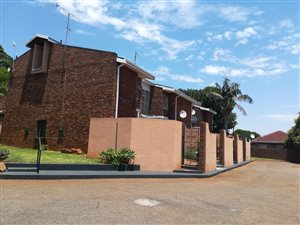 3 Bed Duplex in Florauna