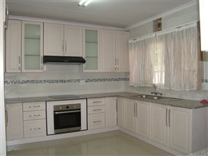 5 Bed House in Park West