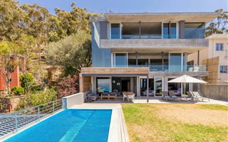 4 Bedroom House in Green Point