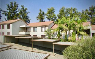 3 Bedroom Apartment in Douglasdale