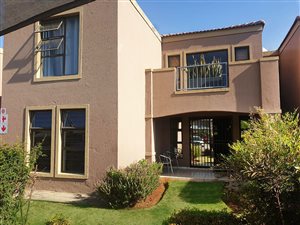 3 Bed Apartment in Jansen Park
