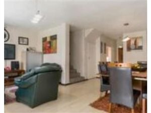 3 Bed Duplex in Meadowbrook