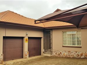 3 Bed Townhouse in Jordaan park