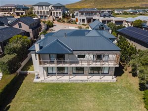 5 Bed House in Atlantic Beach