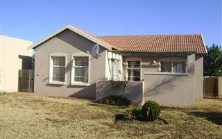 3 Bedroom Cluster in Brits
