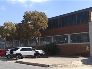 1098 m² Industrial space in Benrose