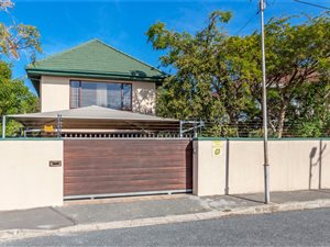 3 Bed House in Strand North