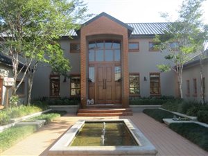 4 Bed House in Zwavelpoort