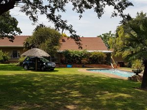 4 Bed House in Lombardy East