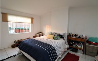 Bachelor apartment in Craighall Park