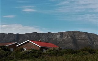 775 m² Land available in Perlemoenbaai