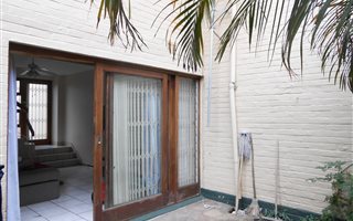 2 Bedroom Duplex in Clarendon