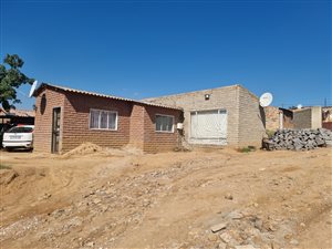 7 Bed House in Cosmo City