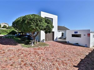 5 Bed House in Agulhas