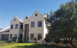 5 Bedroom House in Boardwalk