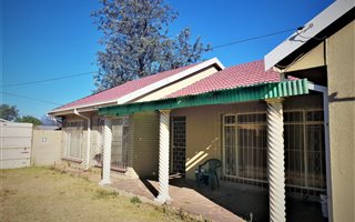 4 Bedroom House in Steel Park