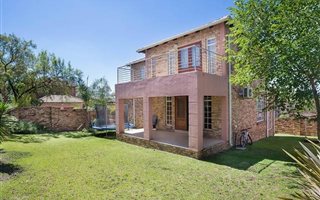 3 Bedroom Apartment in Olivedale