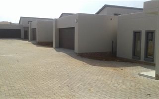 3 Bedroom Cluster in Summerset