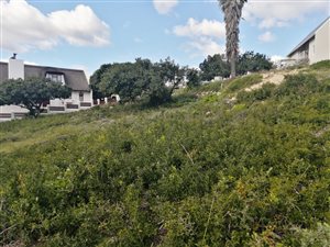 525 m² Land available in Stilbaai