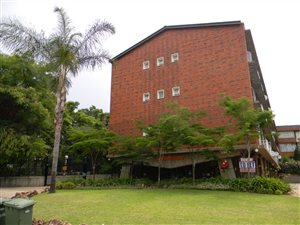2 Bed Apartment in Groenkloof