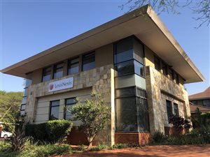 472 m² Commercial space in La Lucia
