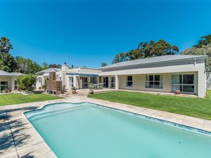 5 Bed House in Constantia Upper