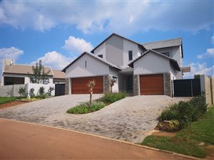 5 Bed House in Mooikloof Country Residences