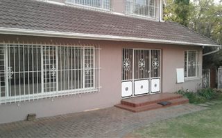 3 Bedroom Apartment in Linden