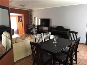 4 Bed House in Highveld