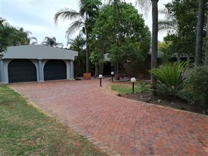 4 Bed House in Waterkloof Heights