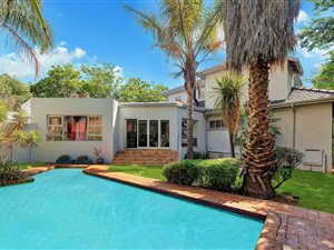 5 Bed House in Greenside