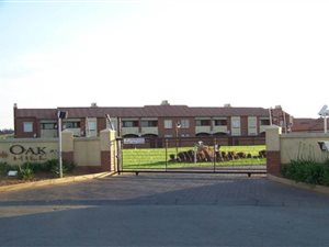 2 Bed Townhouse in Mooikloof Ridge