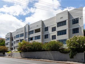 2 Bed Apartment in Three Anchor Bay