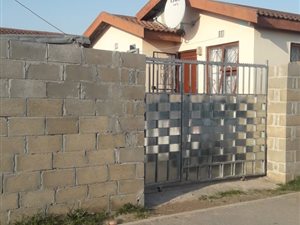 2 Bed House in Mfuleni