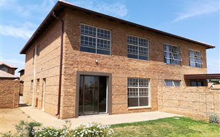 4 Bedroom Townhouse in Tijger Valley and surrounds