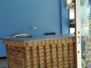 96 m² Retail Space in Athlone Park