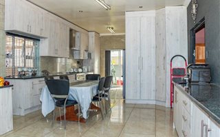 3 Bedroom House in Crosby