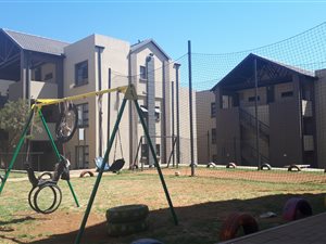 2 Bed Apartment in Ruimsig