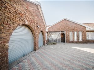 1.1 ha Farm with House in Homelands