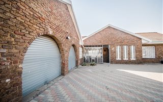 1.1 ha Farm with House in Homelands