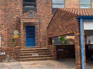 305 m² Office Space in Ferndale