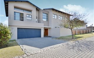 4 Bedroom House in Waterfall Estate