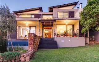 4 Bedroom House in Hout Bay and surrounds