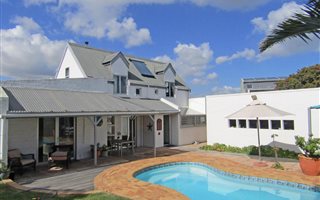 3 Bedroom House in Van Riebeeckstrand