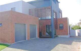3 Bedroom House in Midlands Estate