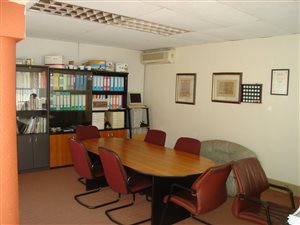 410 m² Industrial space in Meadowdale